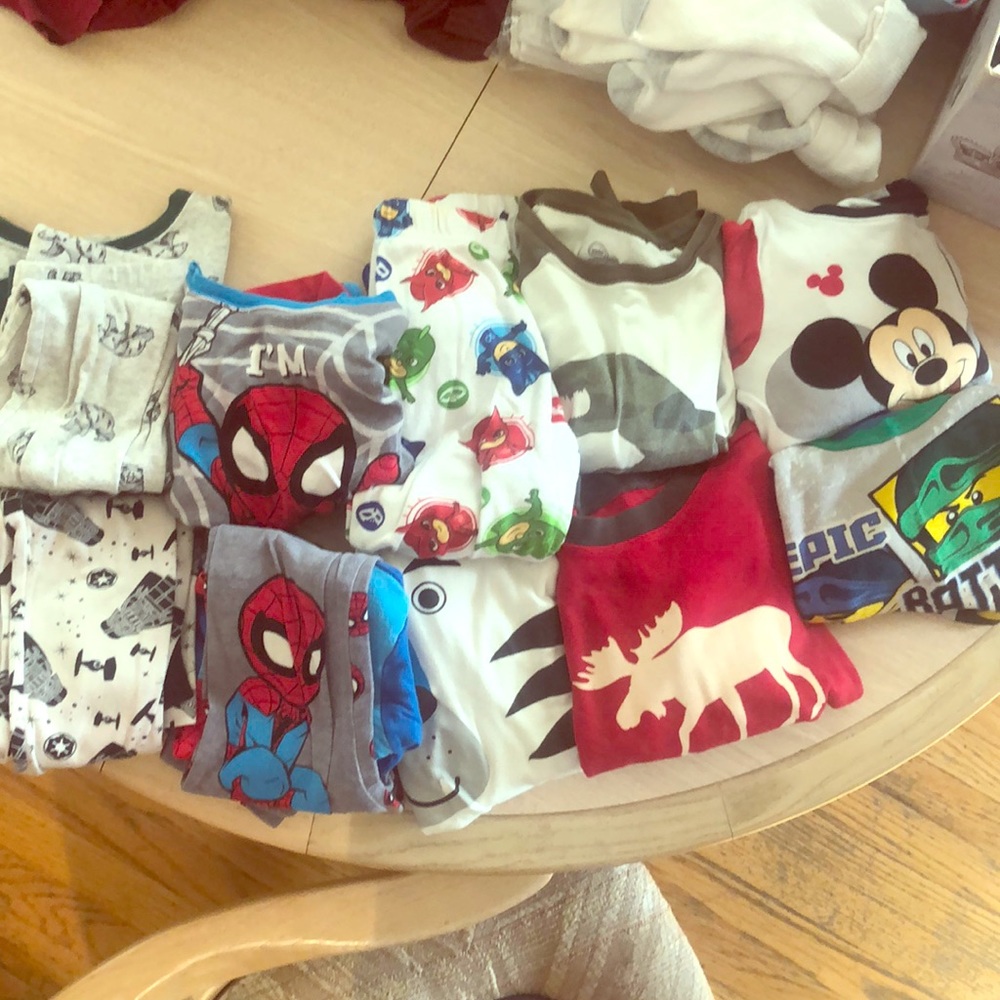 10 Children’s Fall PJ sets